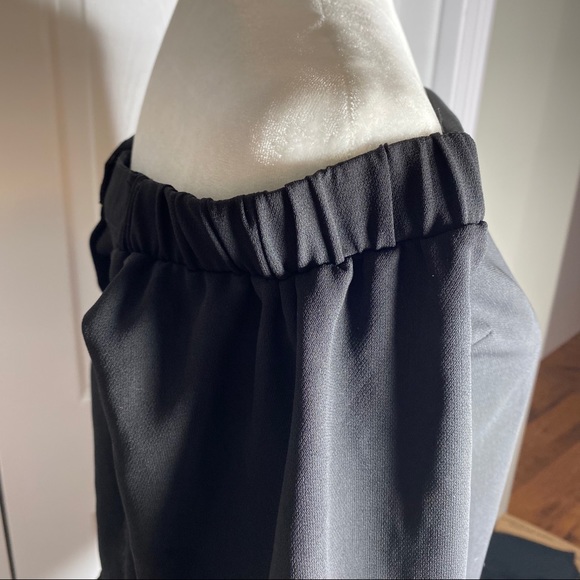 🔥SOLD🔥 Essue Off Shoulder Top Black Size Small - Picture 5 of 16